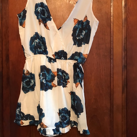 Floral romper - Picture 1 of 2